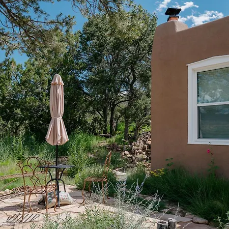 Tesuque Outpost Casita E & F Views In Holiday home *